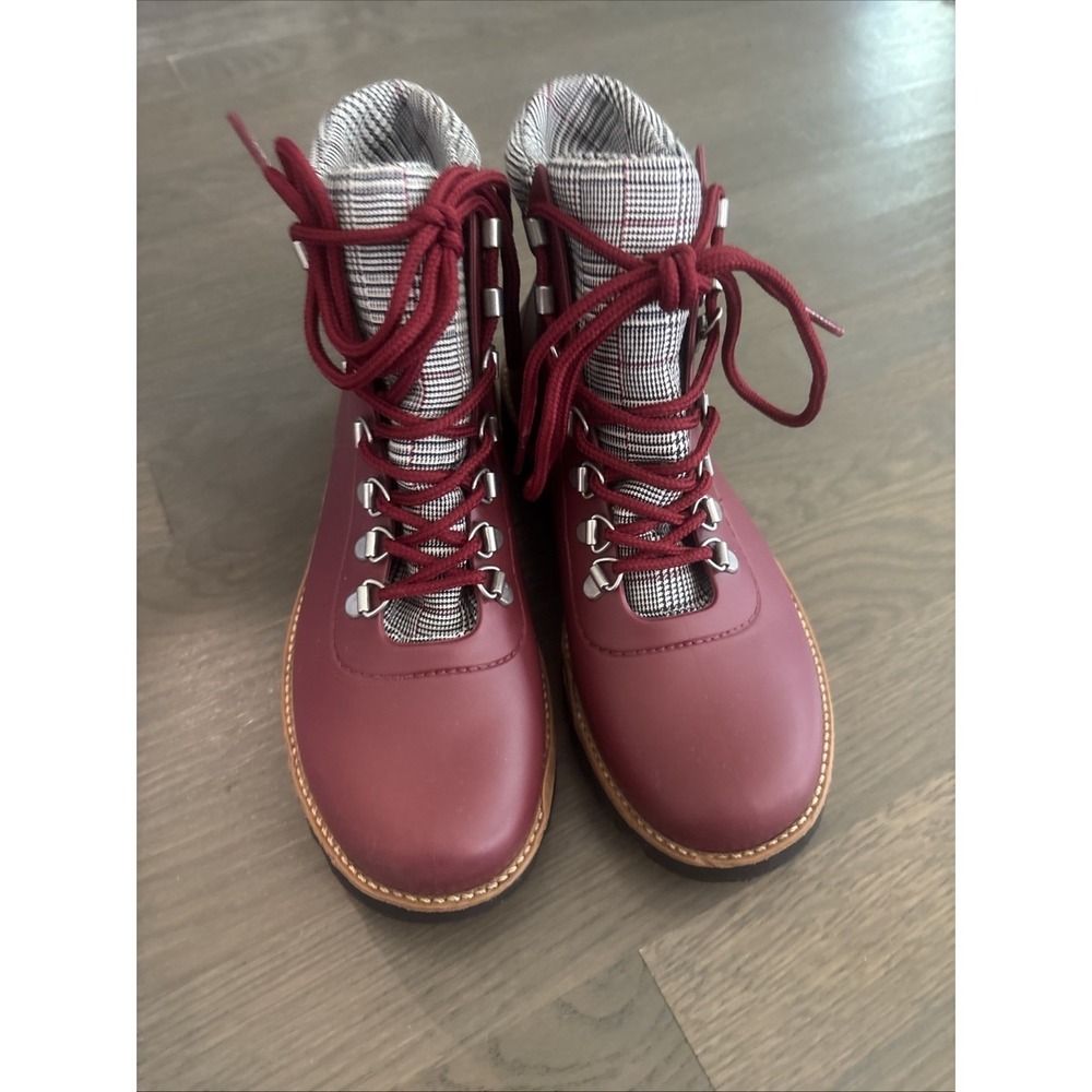 Bernardo‎ Winnie Rubber Lace Up Boots | sz 9